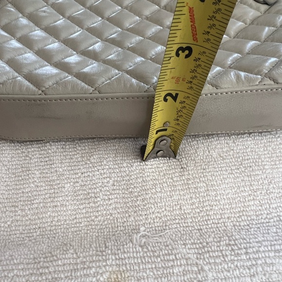 Charter Club Classics leather shoulder bag quilted gray with tassel pull - Picture 8 of 8